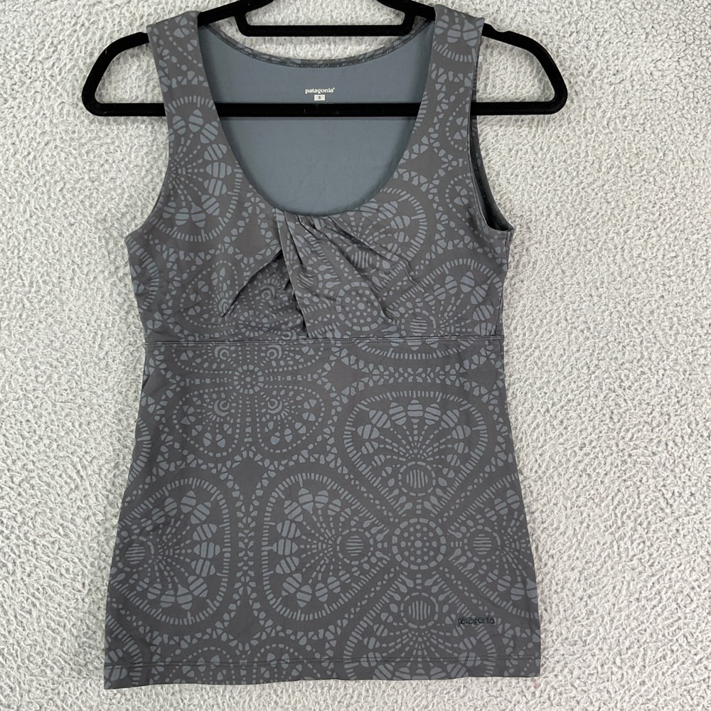 Patagonia Tank Top Women Small Grey Mandala Print Built-in Bra Active 32741 SP11